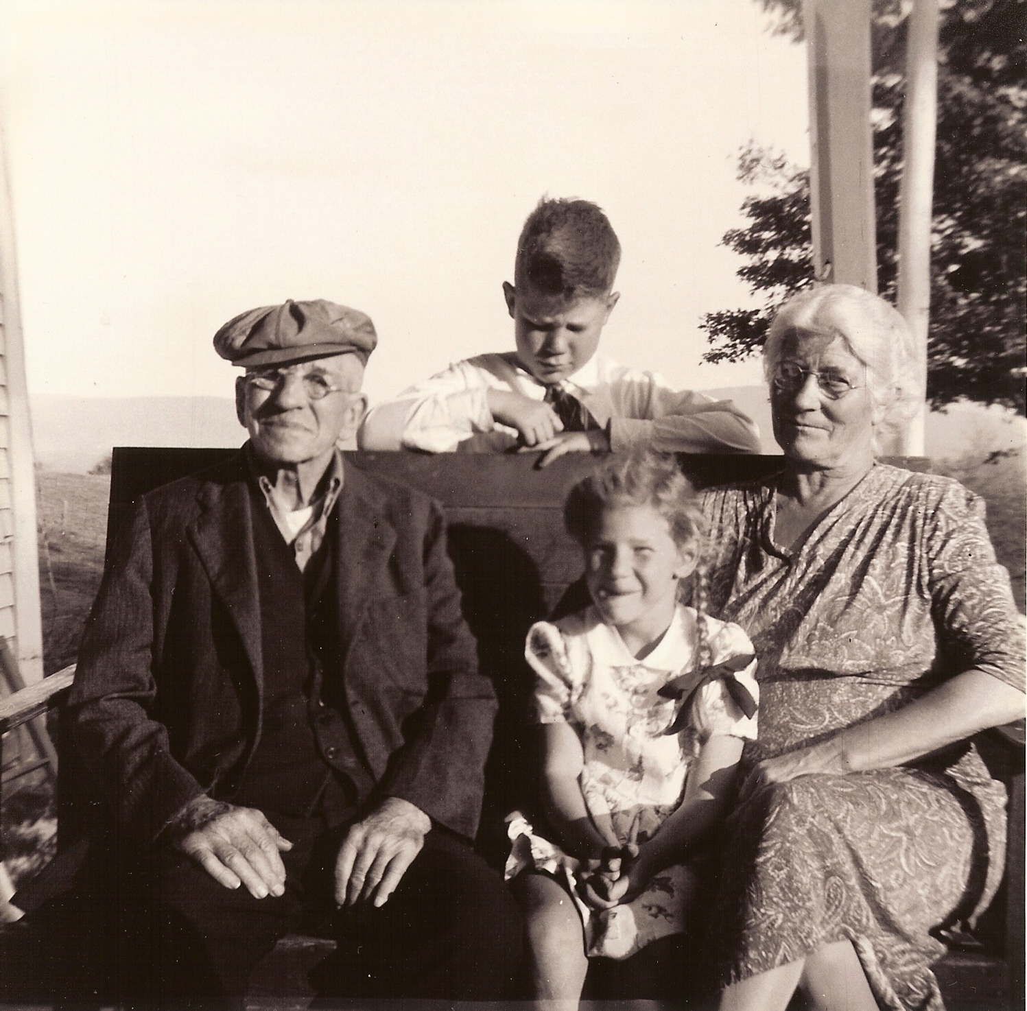 Charles and Lucinda Hodsdon in October 1944, with grandchildren John and Eleanor Hinkley